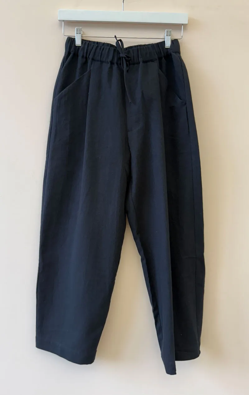 Barrel Leg Pant in Black