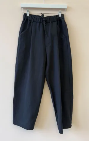 Barrel Leg Pant in Black