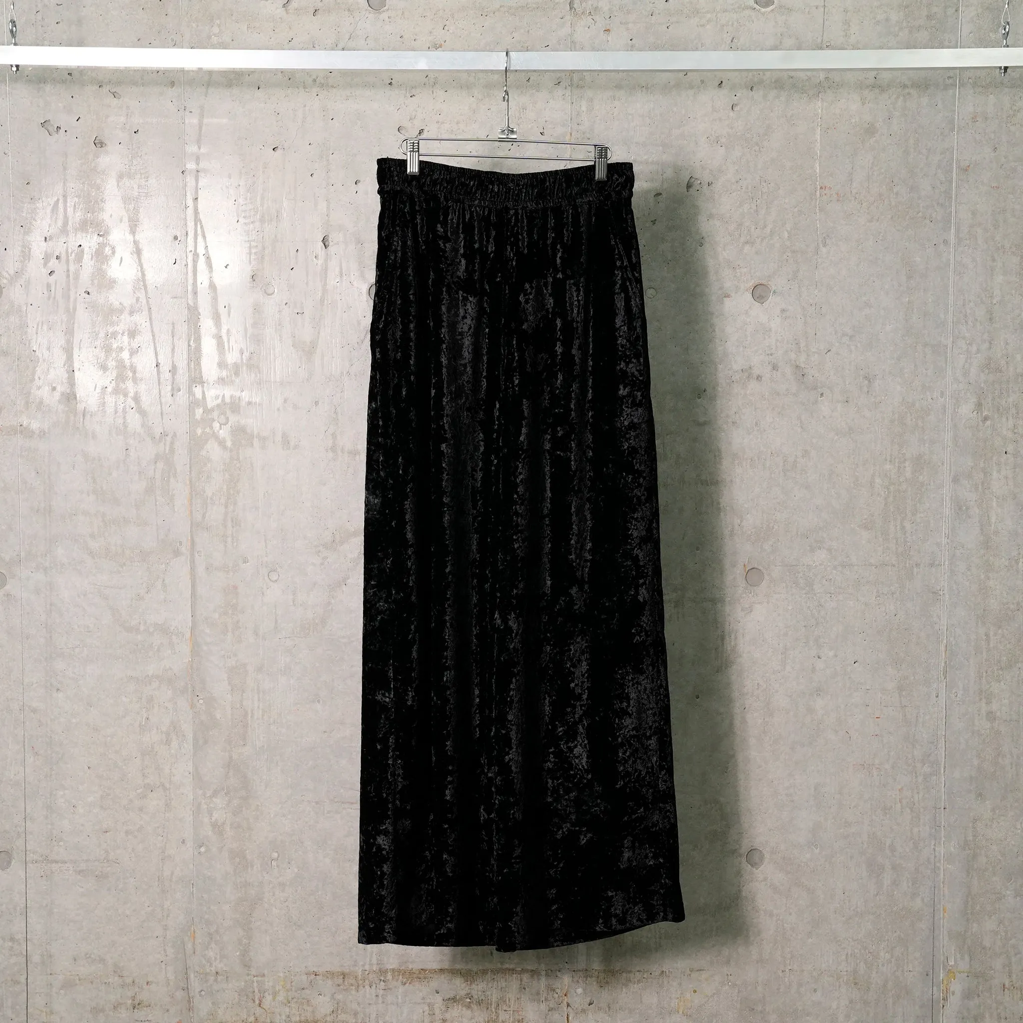 CRUSHED VELVET WIDE PANTS / BLACK