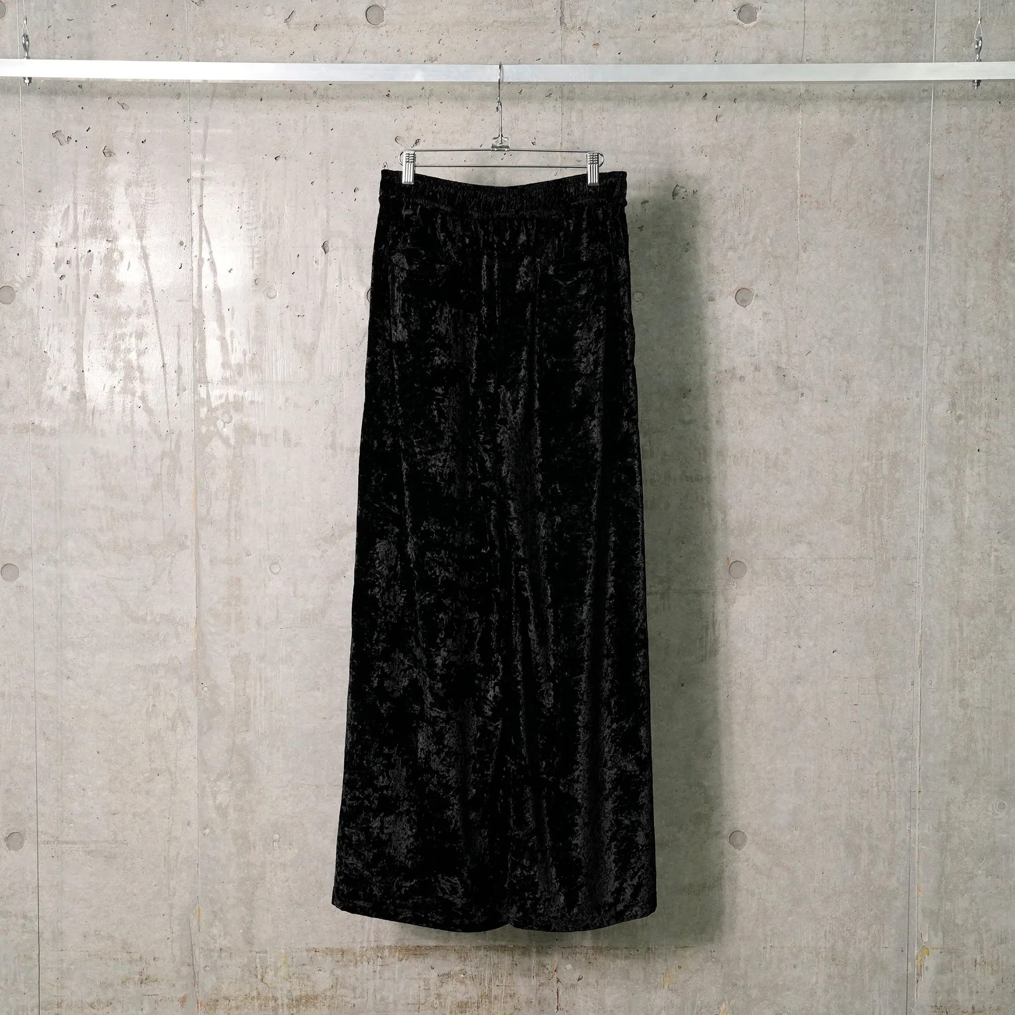 CRUSHED VELVET WIDE PANTS / BLACK