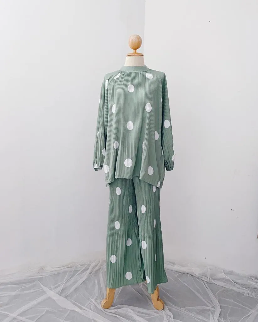 Pleated Pants  & Top